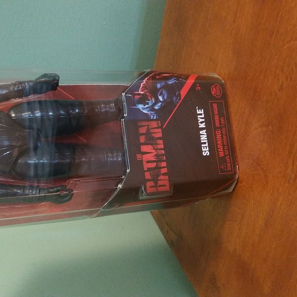 Selina Kyle DC action figure doll - Picture 4 of 12